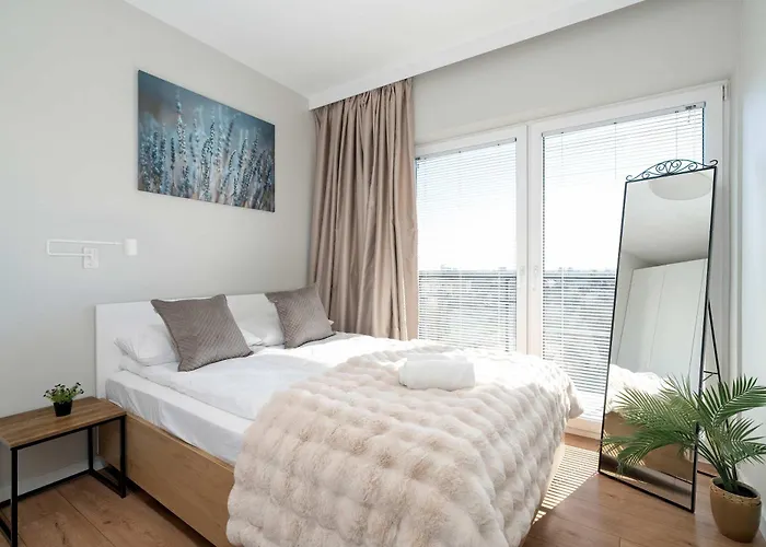 Bright Apartment Bulgarska With Parking Near Enea Stadium By Noclegi Renters